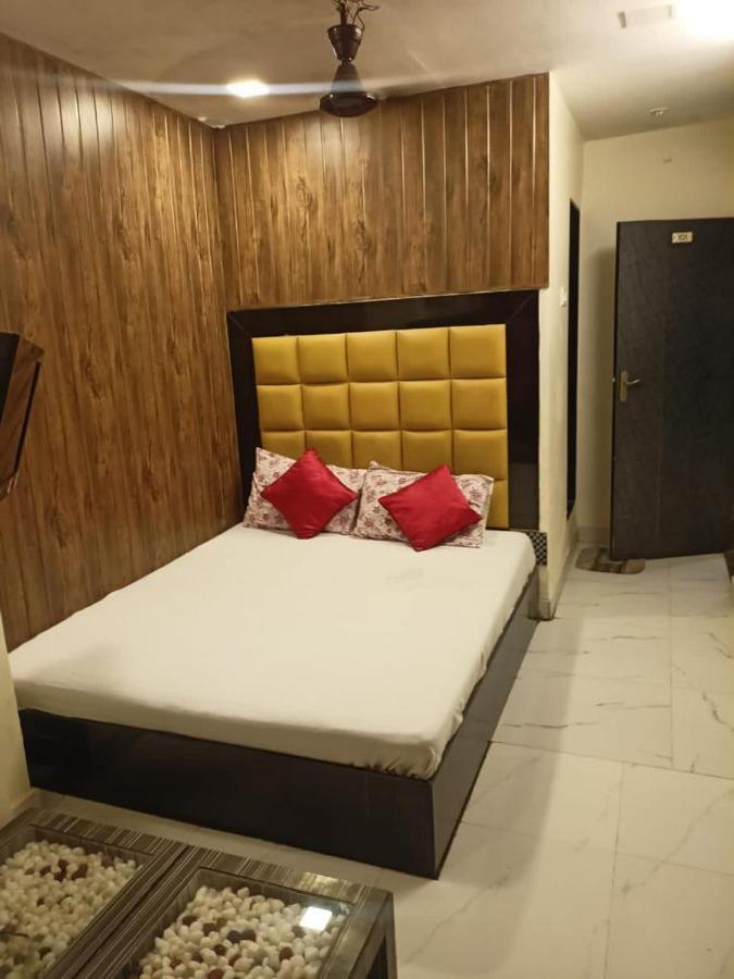 Hotel Janata Available For Qurantine Mandve Exterior photo