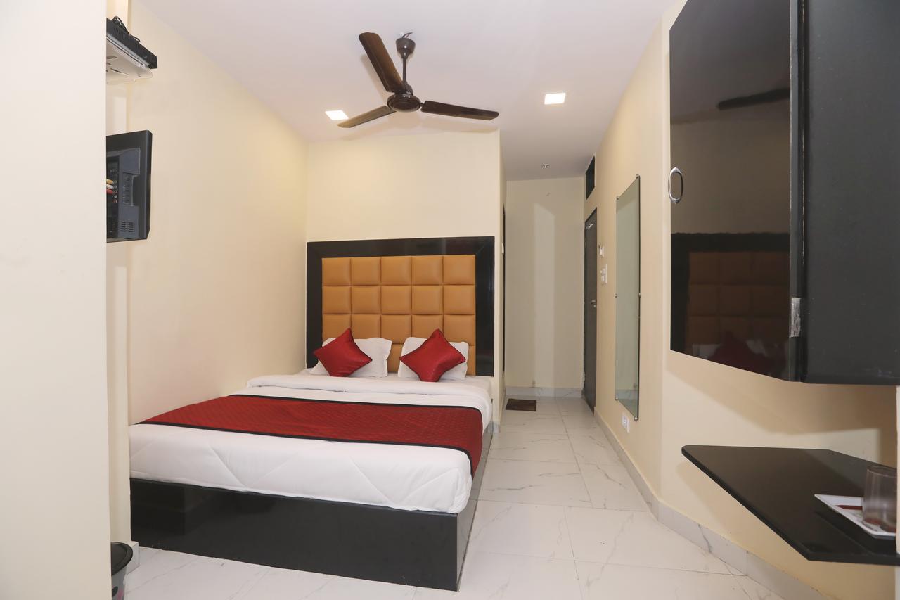 Hotel Janata Available For Qurantine Mandve Exterior photo