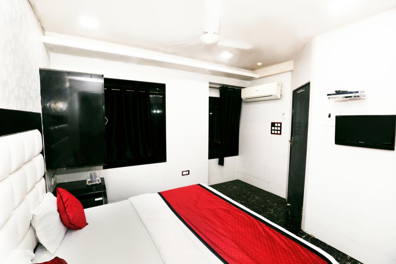 Hotel Janata Available For Qurantine Mandve Exterior photo