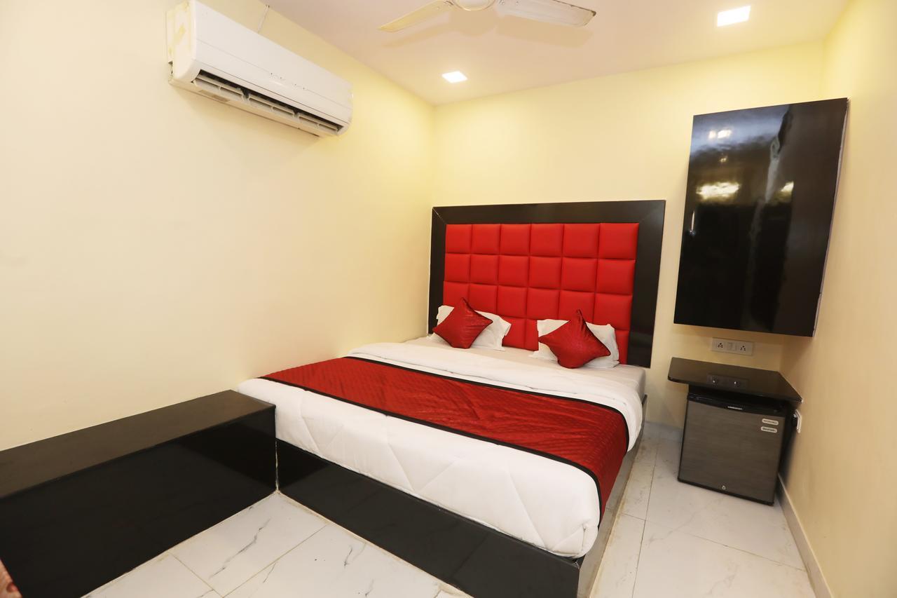 Hotel Janata Available For Qurantine Mandve Exterior photo