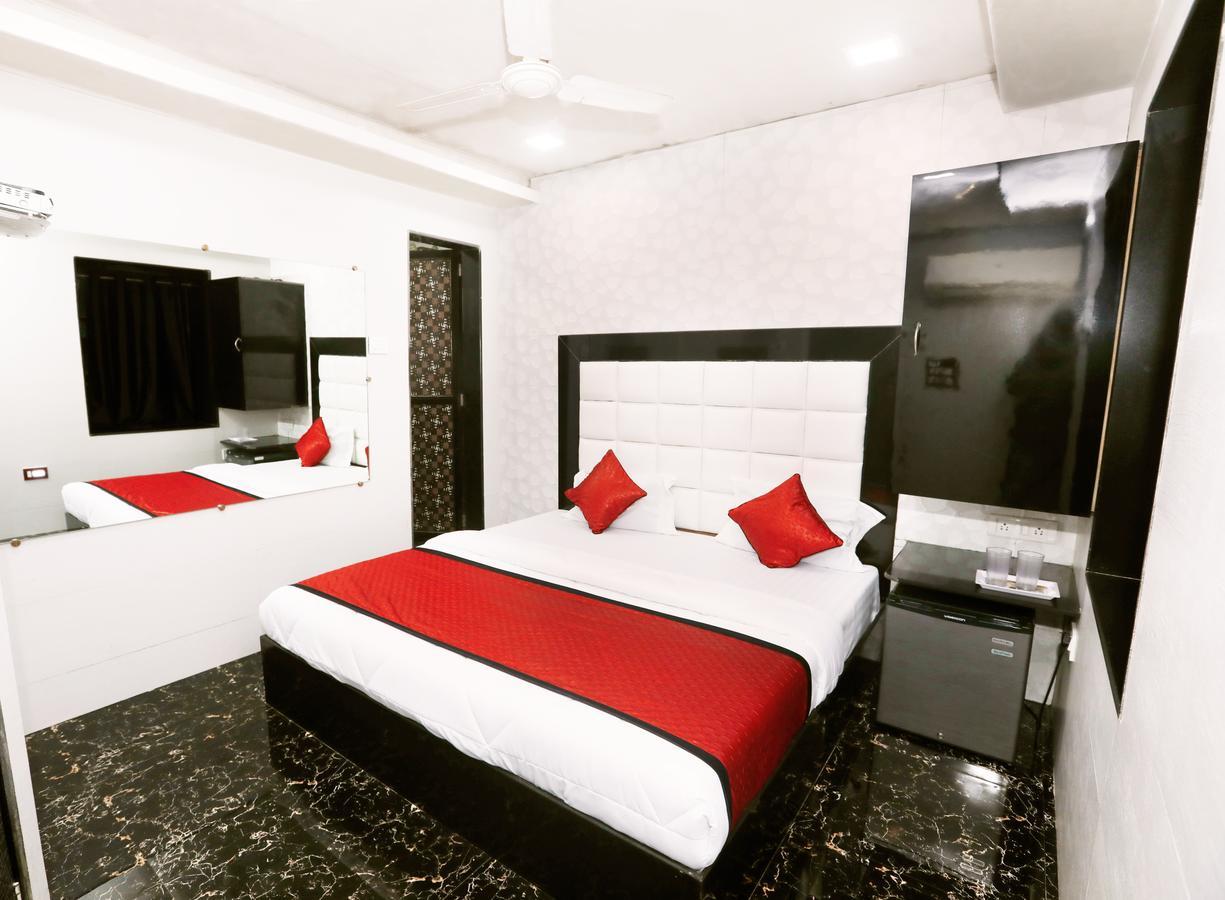 Hotel Janata Available For Qurantine Mandve Exterior photo