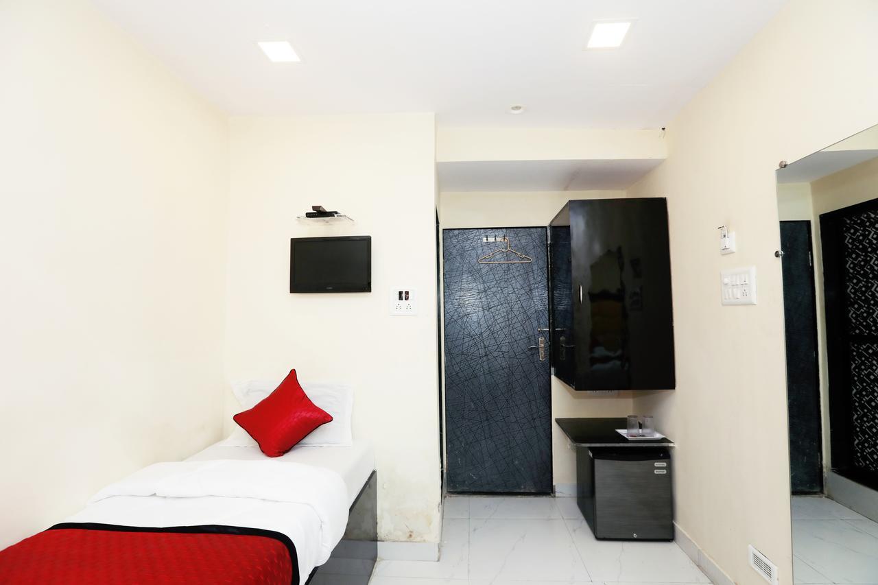 Hotel Janata Available For Qurantine Mandve Exterior photo